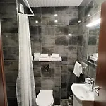 комфорт 2 близо до летището