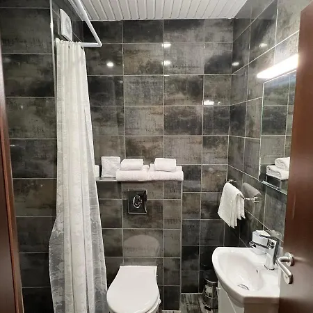 комфорт 2 близо до летището