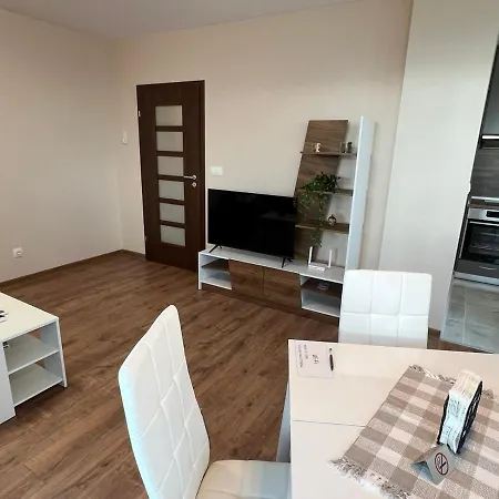 Appartement комфорт 2 близо до летището