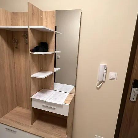 комфорт 2 близо до летището *